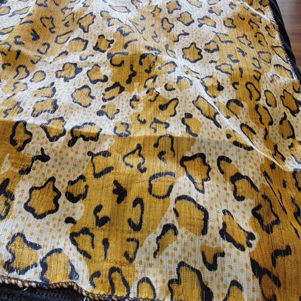 Leopard scarf - Picture 4 of 5